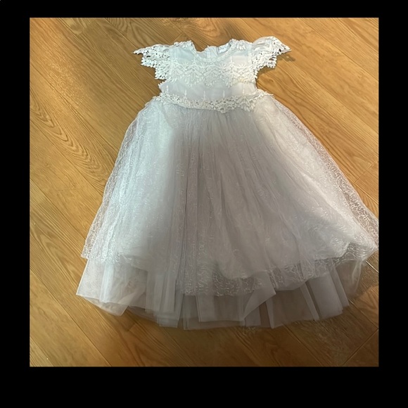 Flower girl dress worn once - Picture 4 of 4
